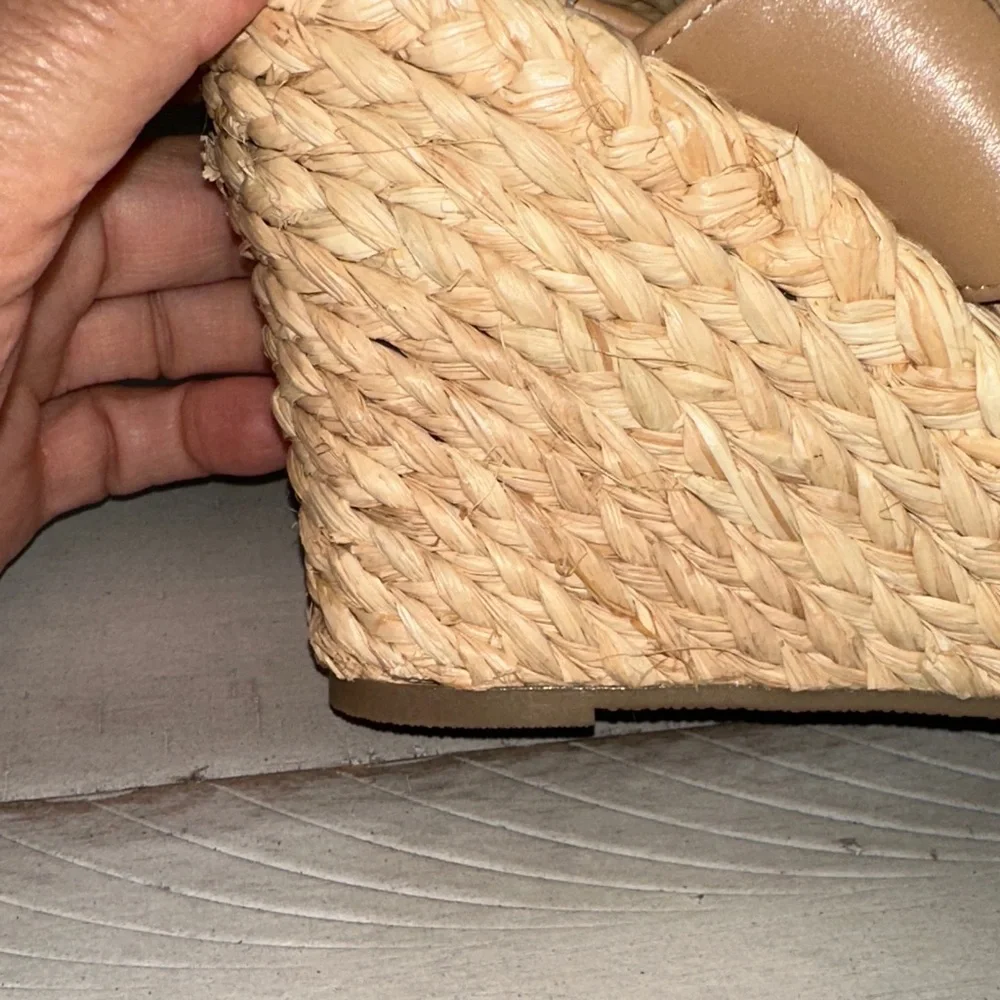 Dolce Vita Tan Espadrille‎ Wedge Sandals with Buckle Straps